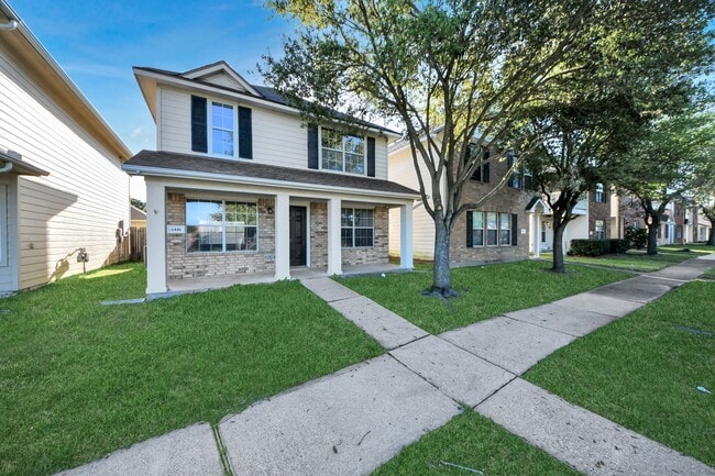 Foto del edificio - 6446 Mountain Pines Ln