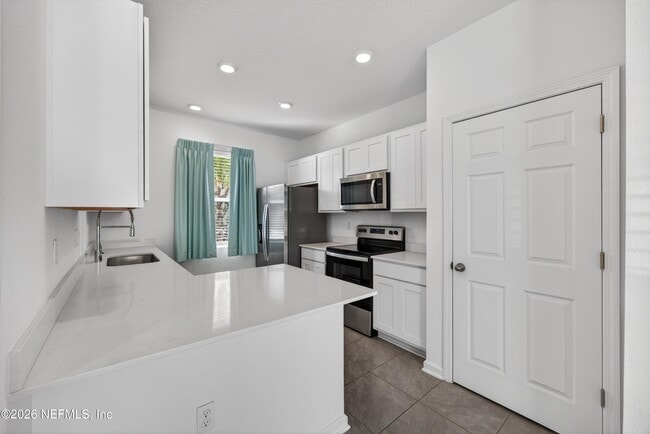 Foto del edificio - 125 Elmhurst Ln