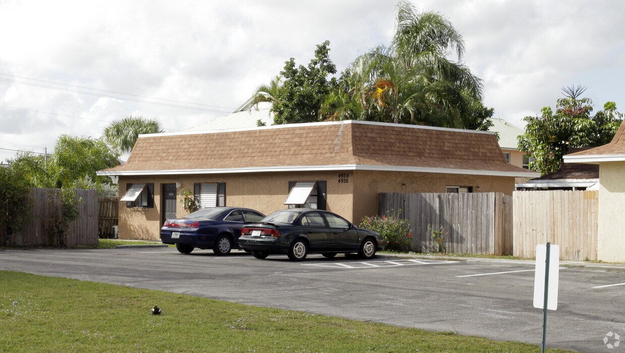 49244932 Wedgewood Way, West Palm Beach, FL 33417 Apartments in West