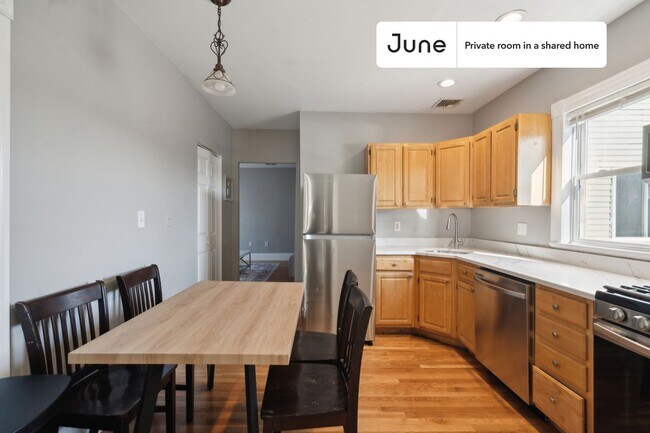 Foto del edificio - Room in Shared 4 bed/1.5 bath home