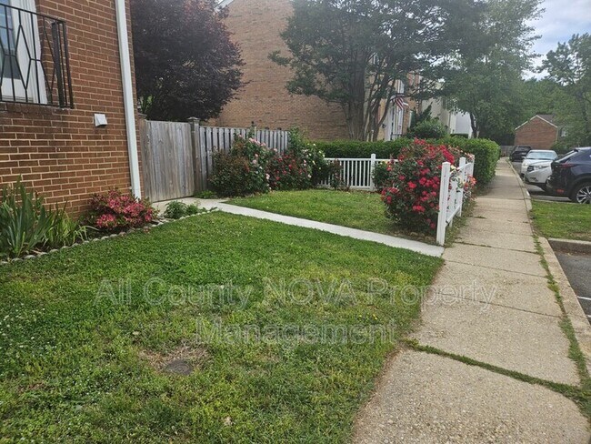 Foto del edificio - 3353 Ardley Ct