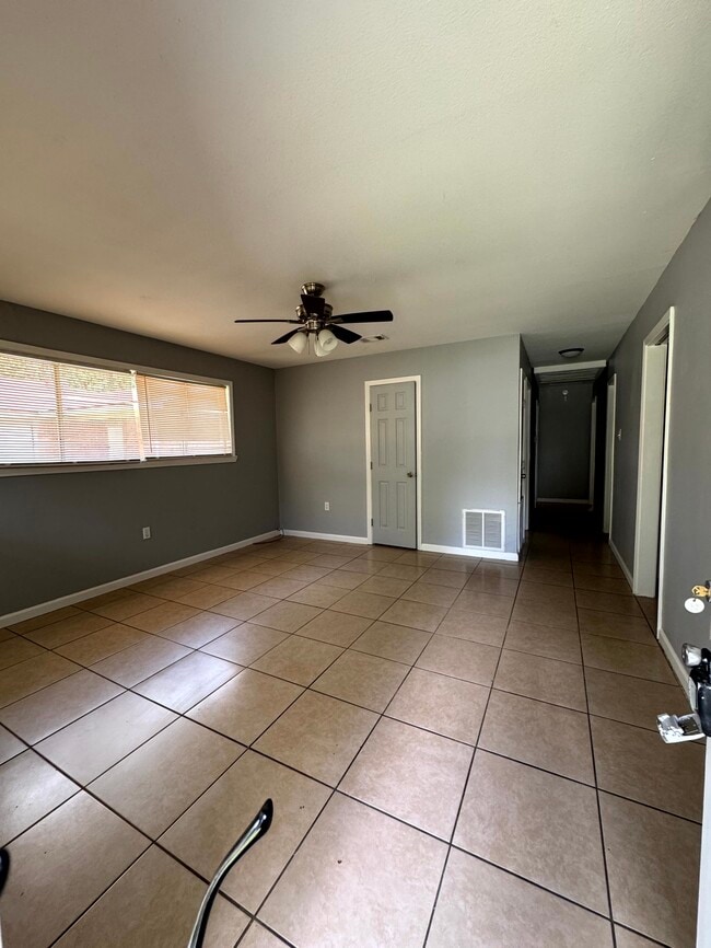 Building Photo - 8630 Corlett Dr