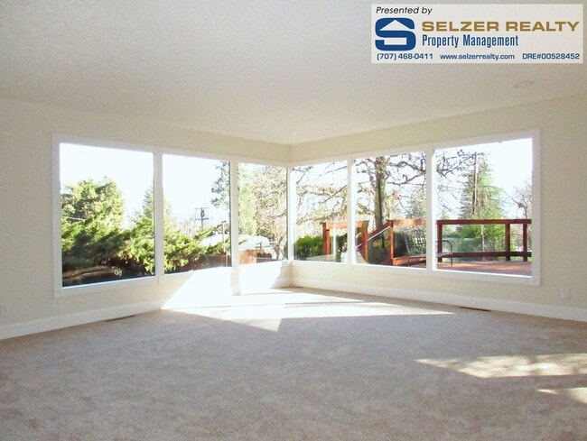 Building Photo - 293 Toyon Rd