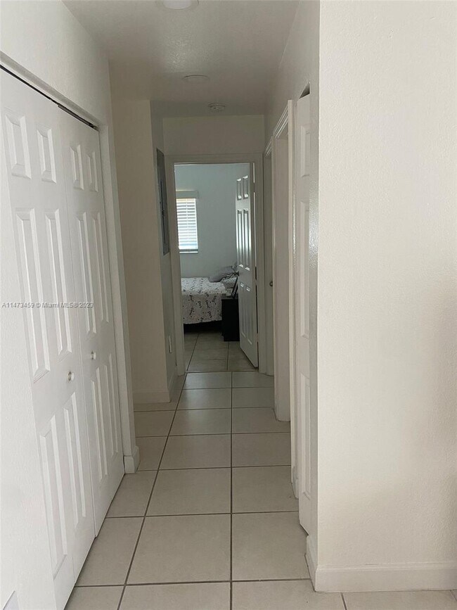 Foto del edificio - 2860 W 80th St