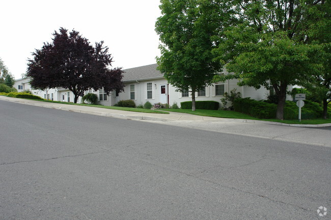 Foto del edificio - Englewood Garden Villas