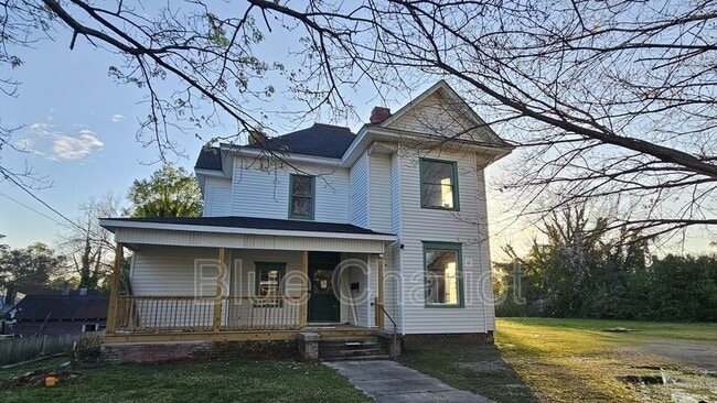 Building Photo - 303 Broad St W