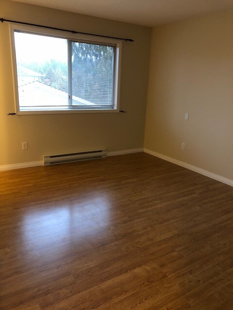 Building Photo - 2116 Meadowlark Dr