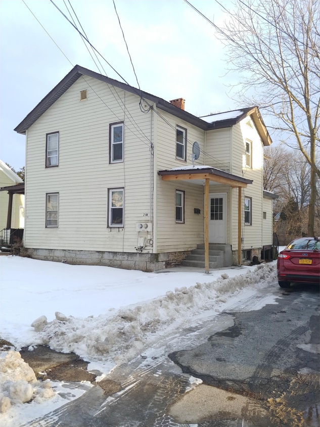 24 Augustus St, Auburn, NY 13021 Townhome Rentals in Auburn NY