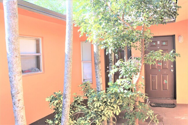 Building Photo - 3907 NW 30th Ter