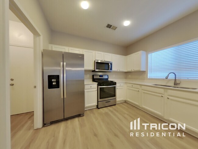 Foto del edificio - 16823 W Cottonwood St