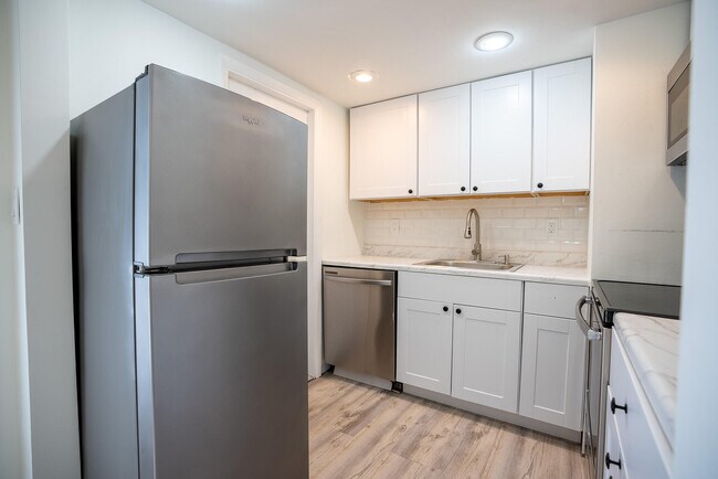 Foto del edificio - 125 W Hidden Valley Blvd