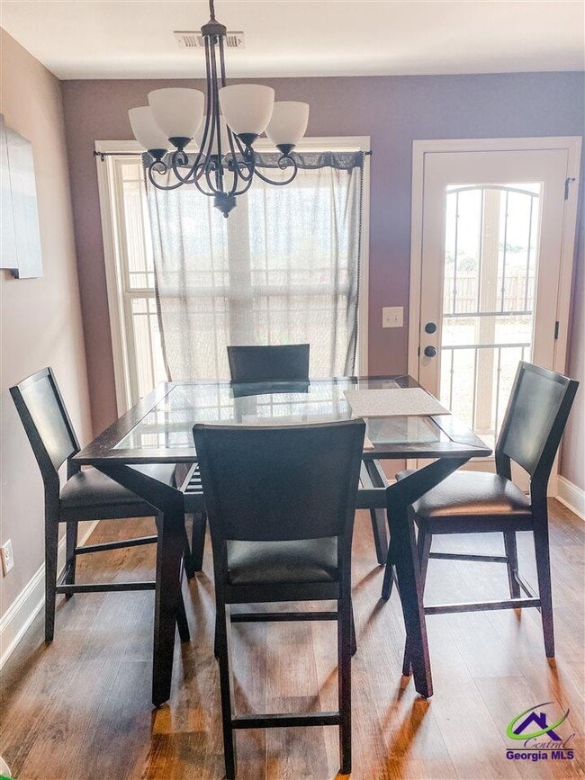 Building Photo - 102 Tudor Pl