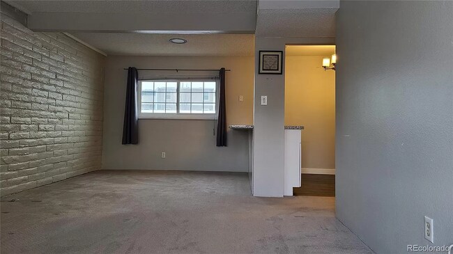 Foto del edificio - 6800 E Tennessee Ave