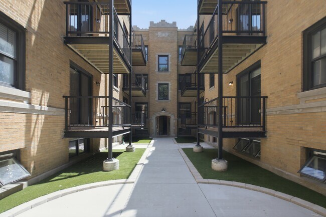 Foto del edificio - 2237 N Bissell St