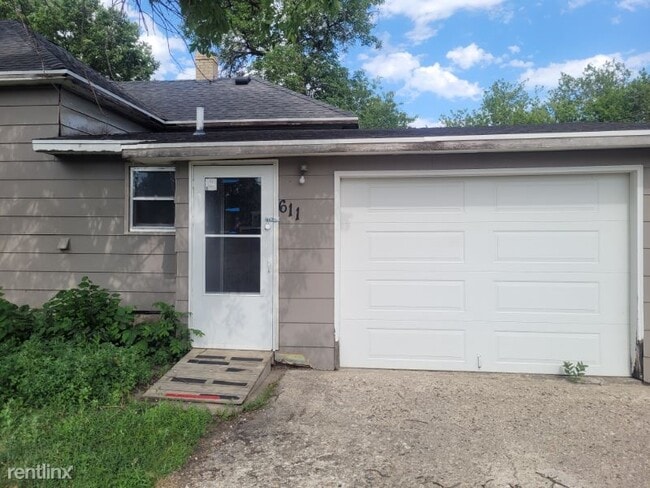 Building Photo - 2 br, 1 bath House - 611 5th St A Unit A