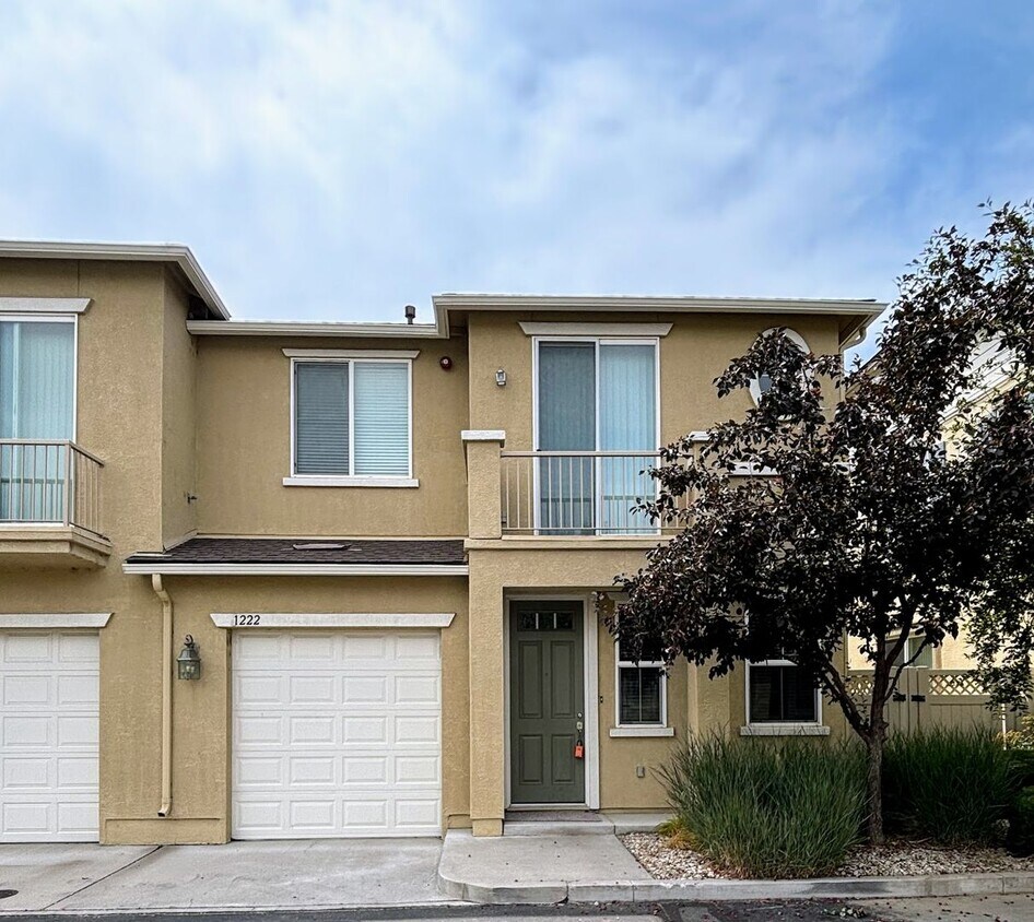 Primary Photo - Cute, quiet townhome in Carson City