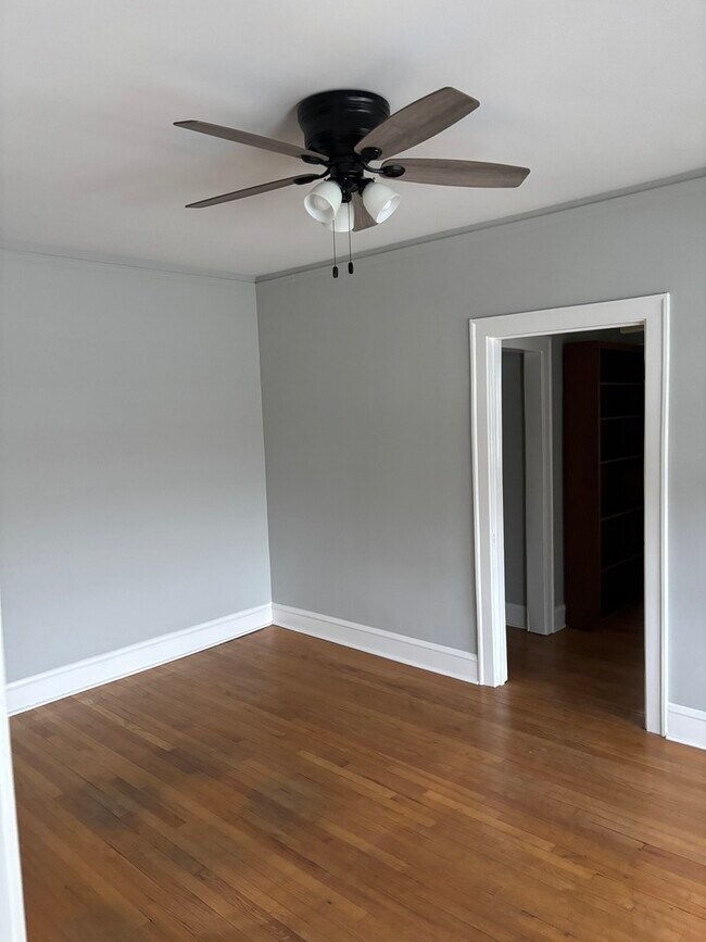 Foto del edificio - 500 Spring Rd