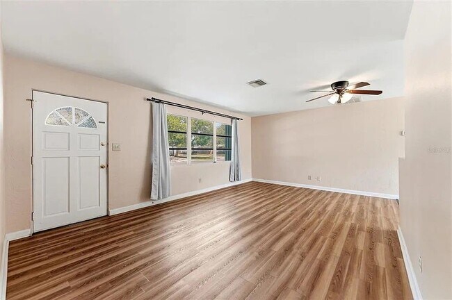 Foto del edificio - 4300 32nd Ave N
