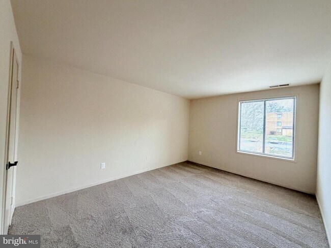 Foto del edificio - 8717 Hayshed Ln