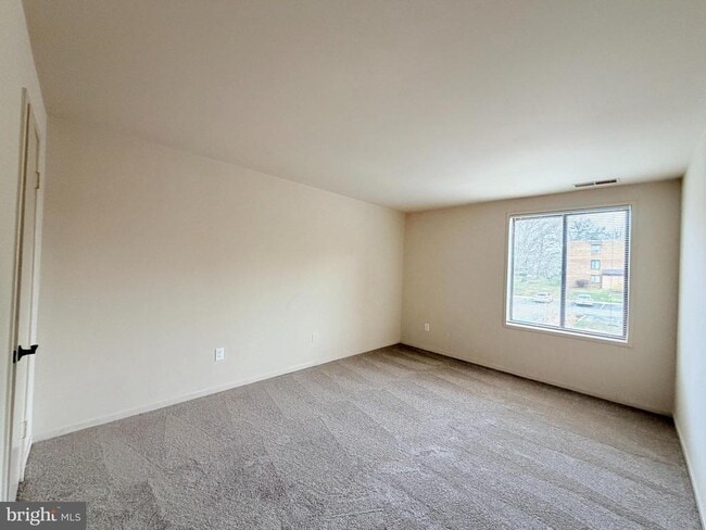 Building Photo - 8717 Hayshed Ln