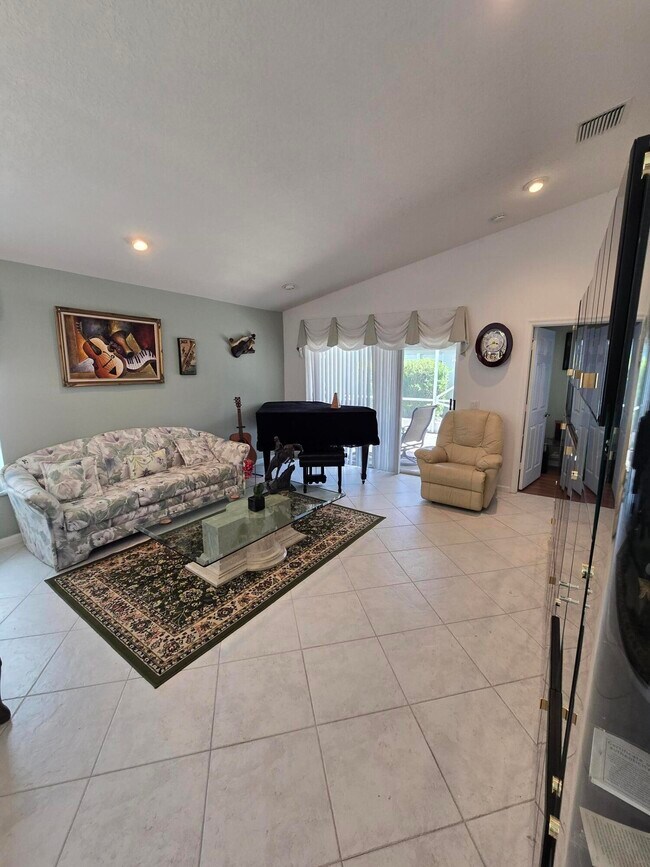 Building Photo - 7470 Chorale Rd