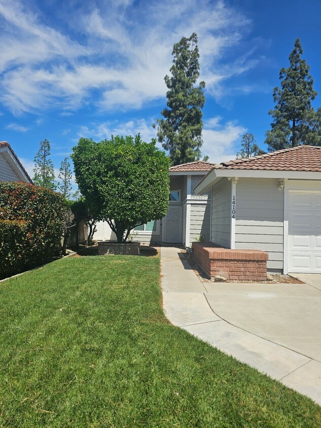 Photo - 14104 Hillcrest Dr (Fontana, CA)