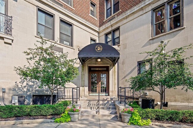 Foto del edificio - 2900 E Jefferson Ave