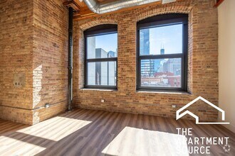 Building Photo - 153 E Ohio St