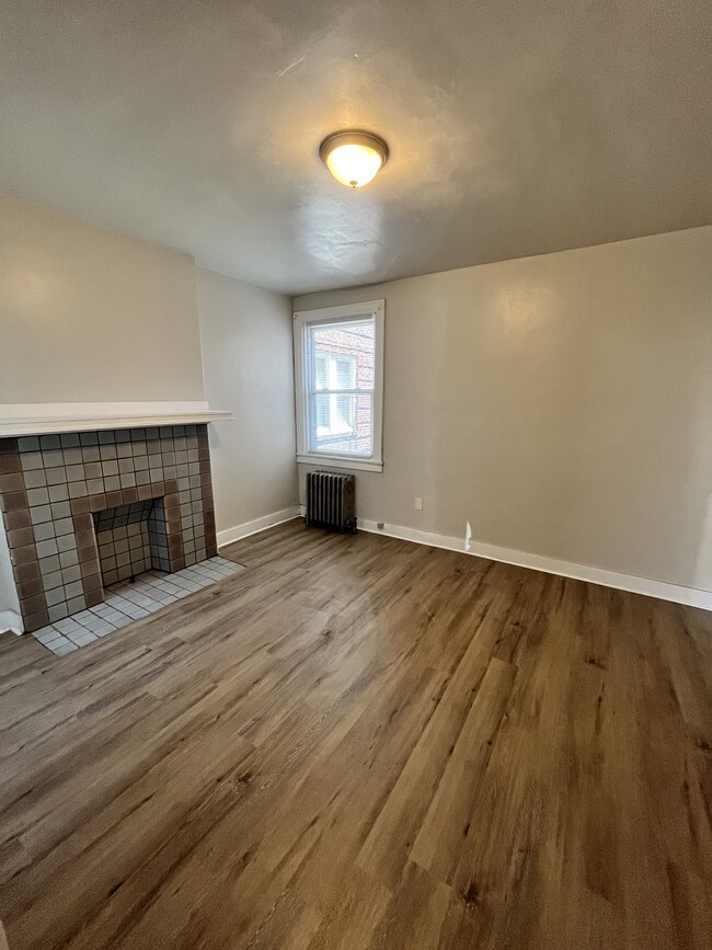 Building Photo - 2116 Bedford Ave