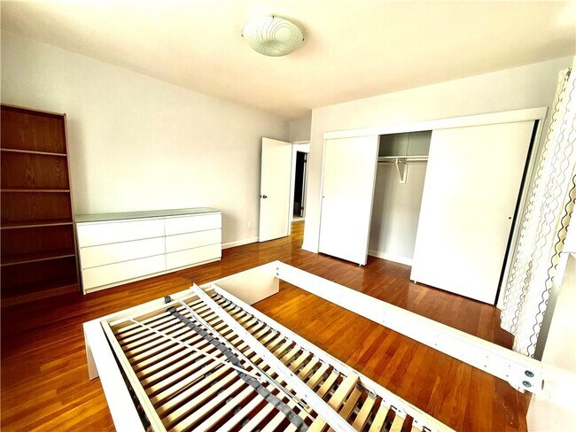 Foto del edificio - 82 Bay 17th St