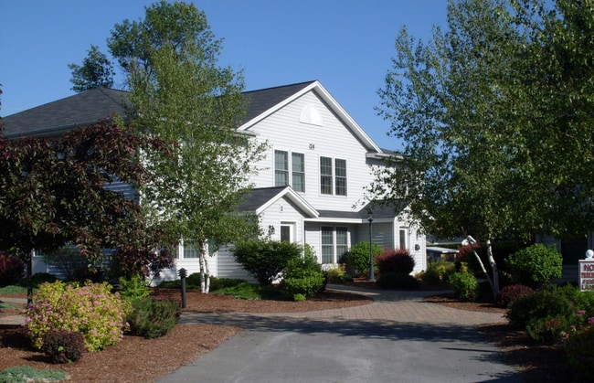 Building Photo - 30 Glen Dr