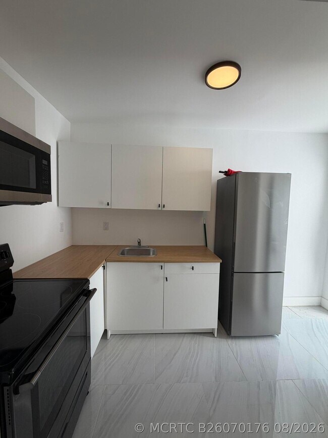 Foto del edificio - 8211 Biscayne Blvd
