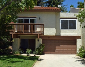 Building Photo - 595 Racquet Club Ln