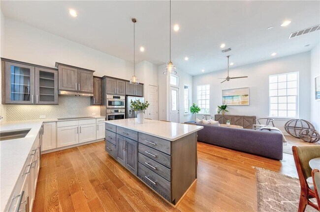 Foto del edificio - 4505 Night Owl Ln
