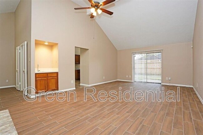 Building Photo - 21623 Park York Dr