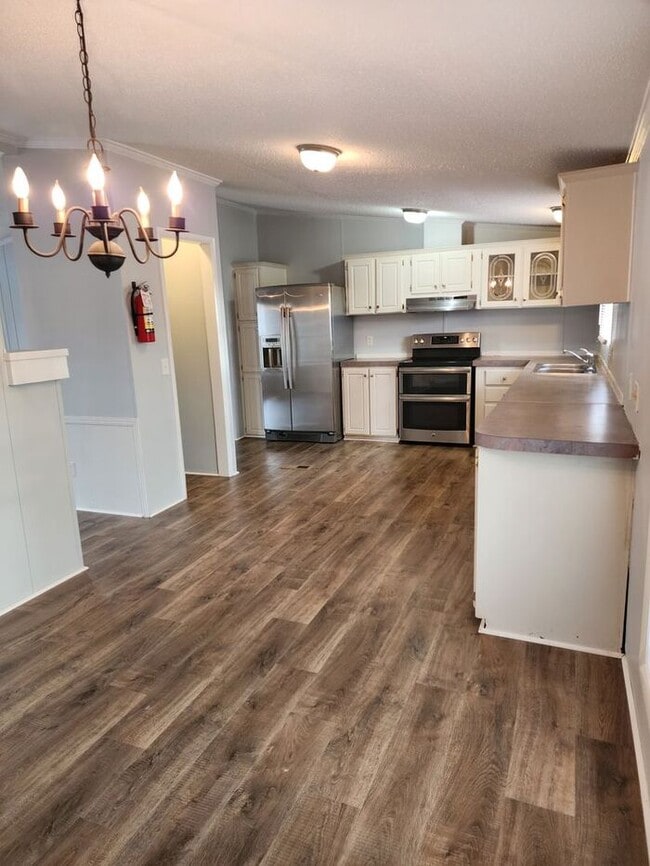 Building Photo - 384 McKay Dr