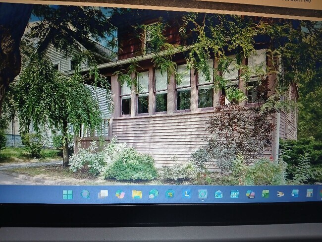 Foto del edificio - 315 Boyden St