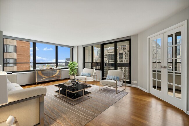 Foto del edificio - 222 E Pearson St