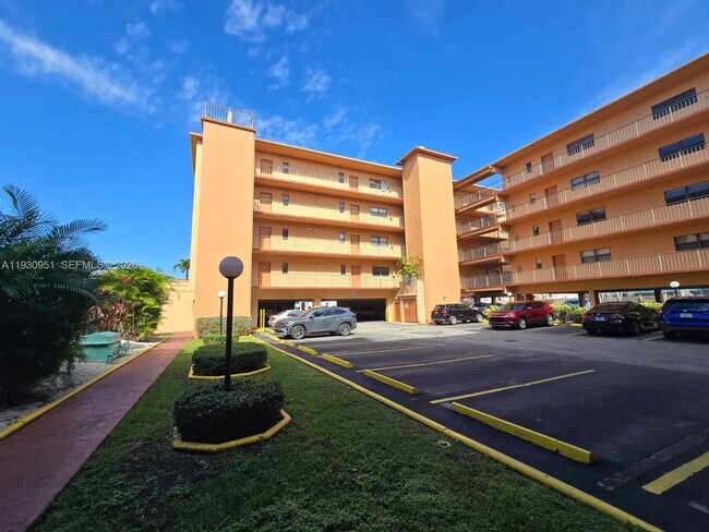 Foto del edificio - 1800 W 54th St