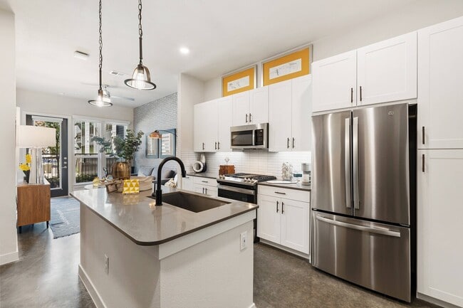 Special Deal: Up to 8 Weeks FREE! - Special Deal: Up to 8 Weeks FREE! Apartment