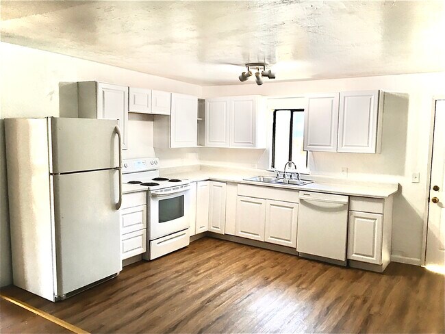 Foto del edificio - 1134 Oro Dam Blvd W