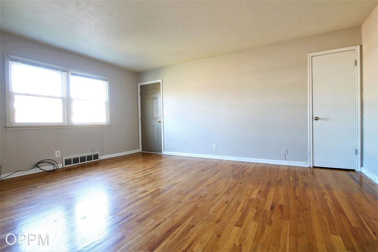 Primary Photo - 2 br, 1 bath Apartment - 806 N 46th St