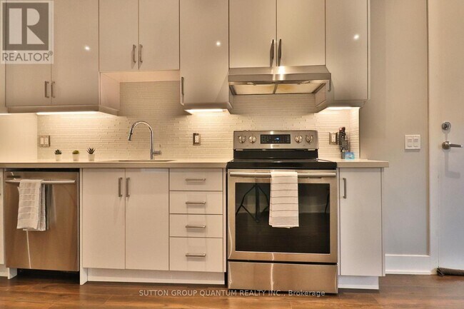 Photo du bâtiment - 35 Cloverdale Rd