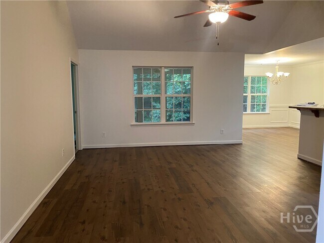 Foto del edificio - 1540 Bradley Blvd