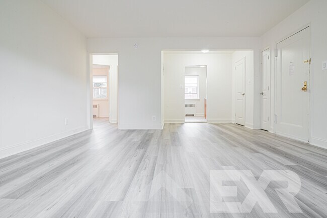 Foto del edificio - 464 Howard Ave