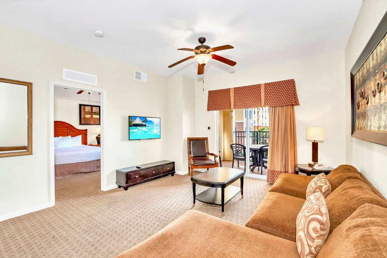 Foto principal - 8113 Resort Village Dr