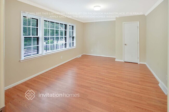 Foto del edificio - 8433 Dunsinane Dr