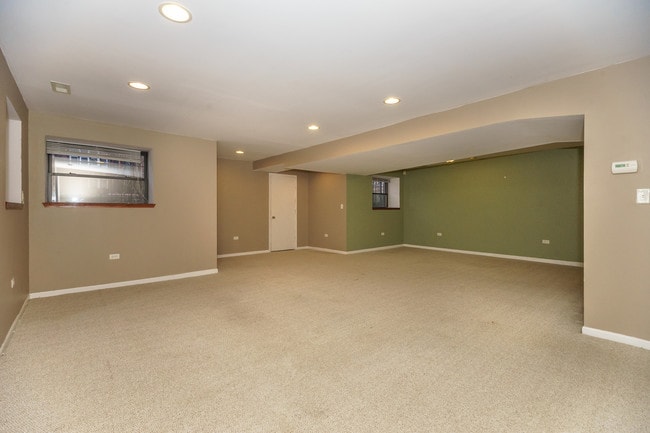 Building Photo - 5815 N Winthrop Ave