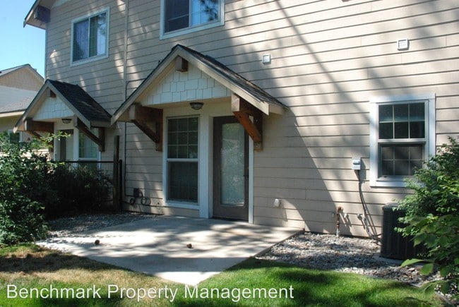 Building Photo - 929 W Willow Lake Loop