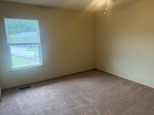 Building Photo - 20304 Skyview Dr